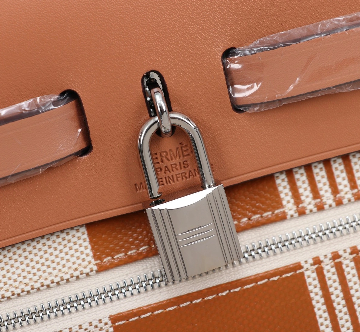 Sophisticated 188 Hermes AAA Quality Handbags For Women - Image 3