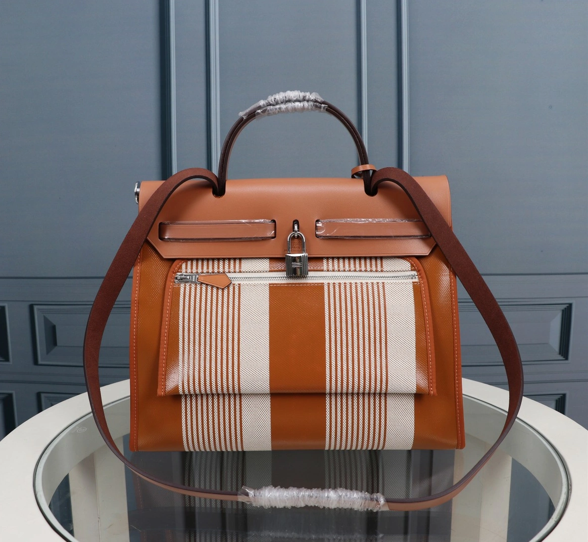 Sophisticated 188 Hermes AAA Quality Handbags For Women - Image 4