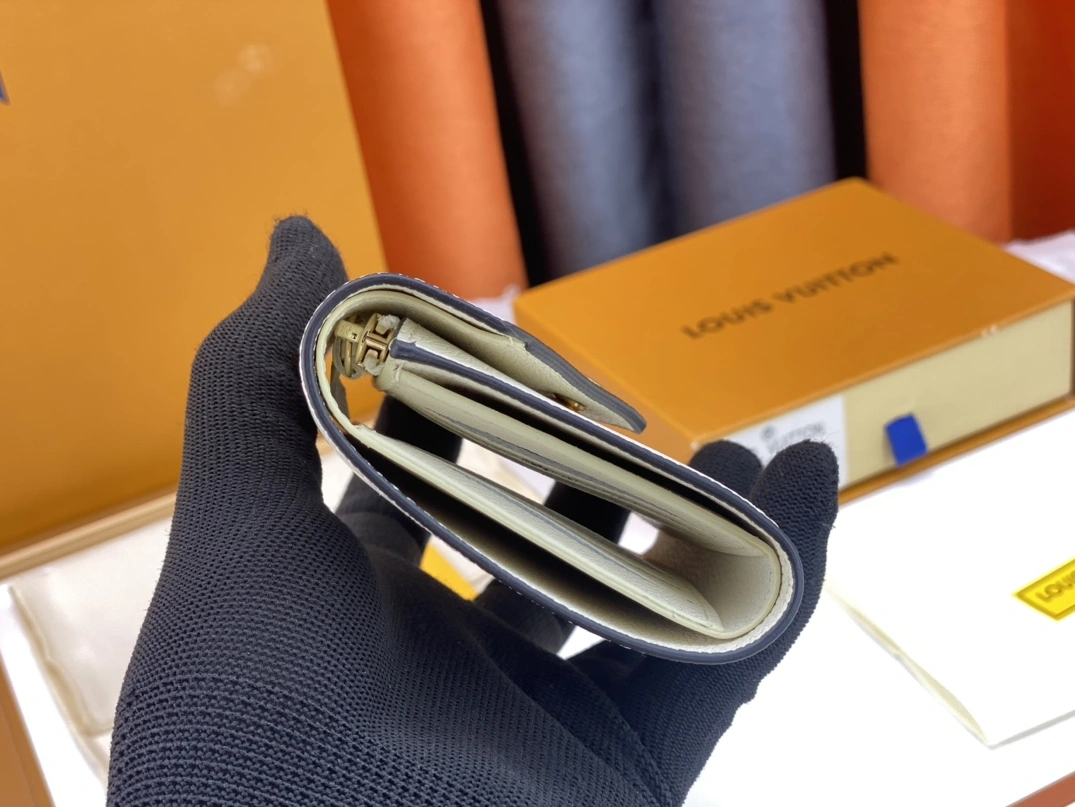 Sophisticated 3266 Louis Vuitton AAA Quality Wallets - Image 5