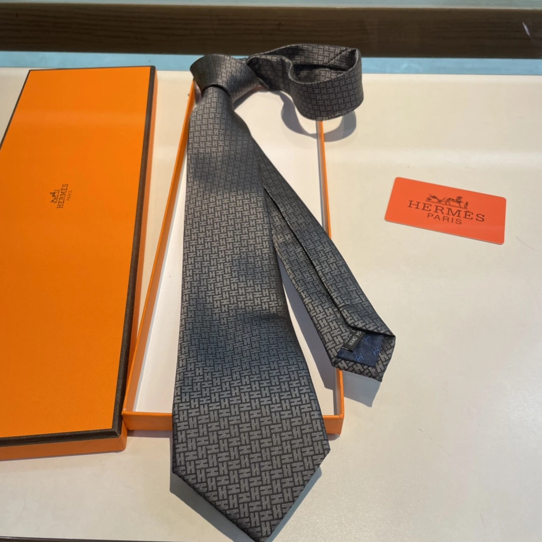 Sophisticated 3327 Hermes Necktie For Men