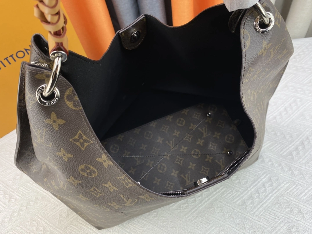 Sophisticated 9301 Louis Vuitton AAA Quality Handbags For Women - Image 8