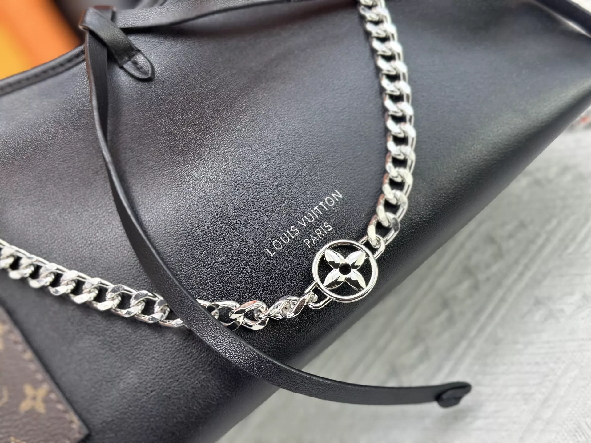 SportInspired 2233 Louis Vuitton AAA Quality Messenger Bags For Women - Image 5