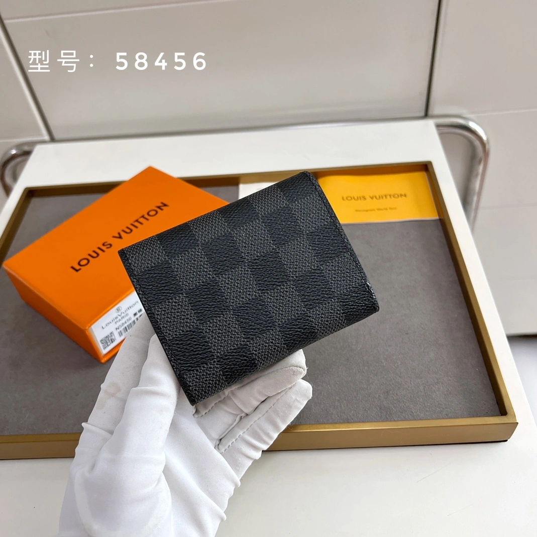 SportInspired 2396 Louis Vuitton Card Case For Unisex - Image 3