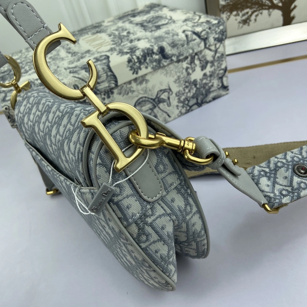 SportInspired 7042 Christian Dior AAA Quality Messenger Bags For Women - Image 3