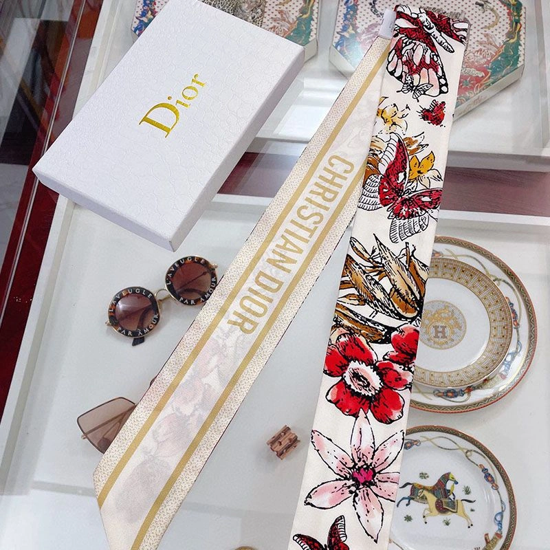 SportInspired 8356 Dior Mitzah Twill Le Jugement Motif Silk Red - Image 3