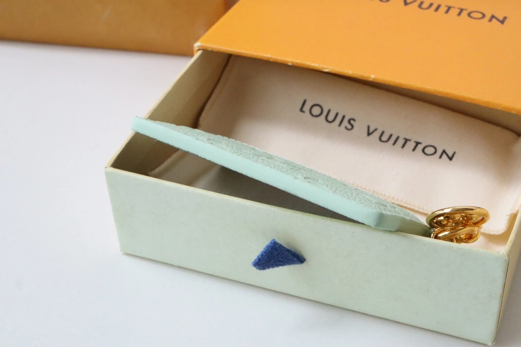 SportInspired 8614 Louis Vuitton LV Card Case