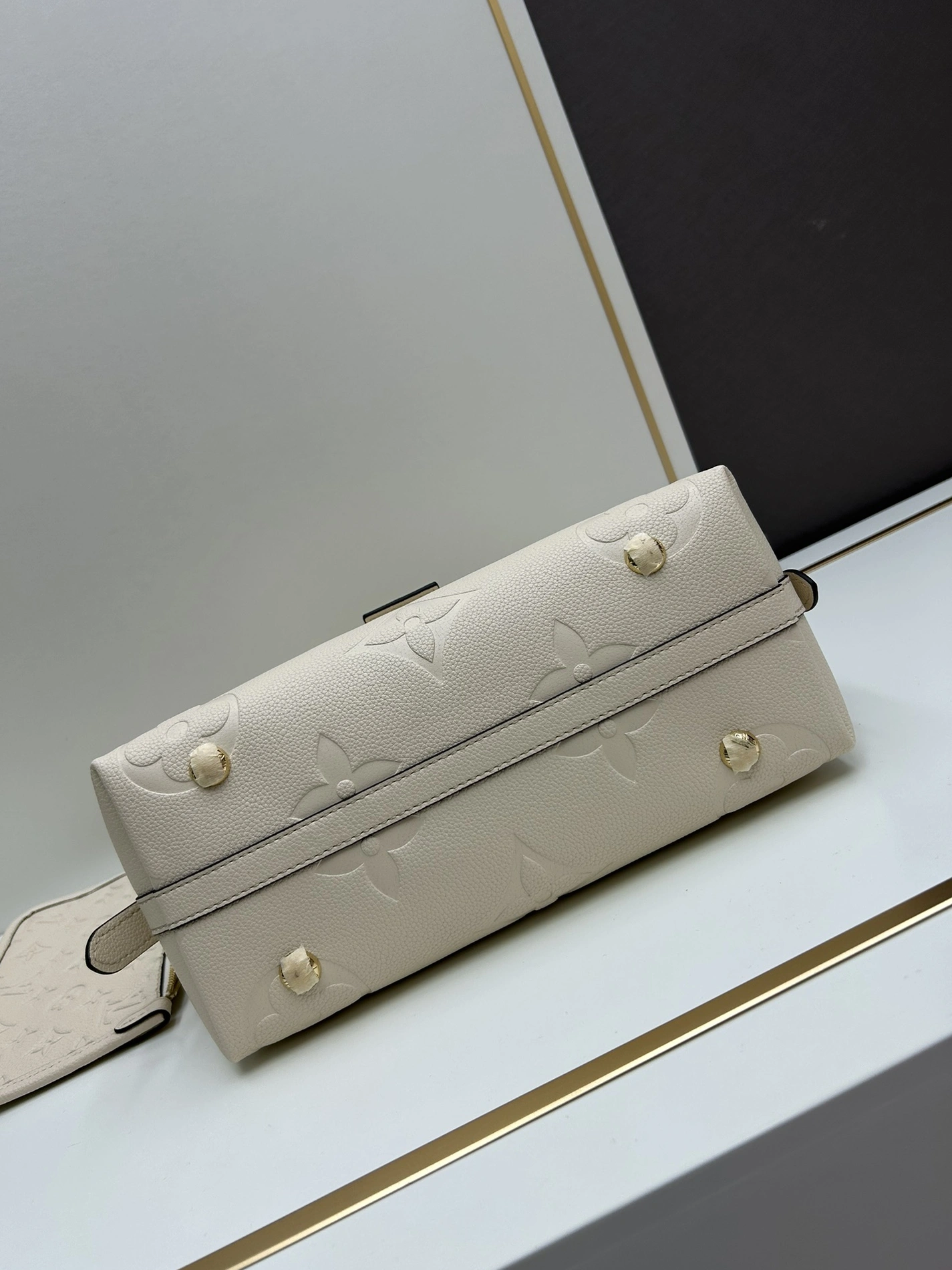 StreetReady 1962 Louis Vuitton AAA Quality Shoulder Bags For Women - Image 6