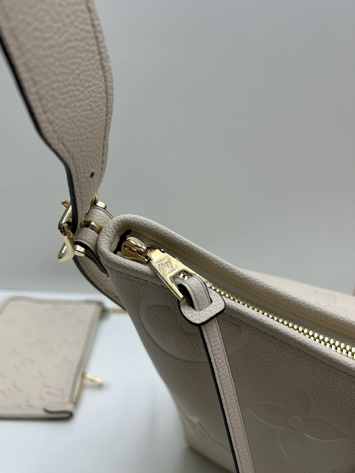 StreetReady 1962 Louis Vuitton AAA Quality Shoulder Bags For Women - Image 7