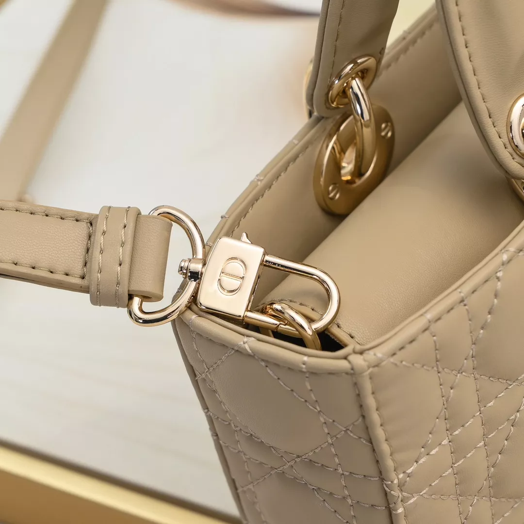 StreetReady 2855 Christian Dior AAA Quality Handbags For Women - Image 5