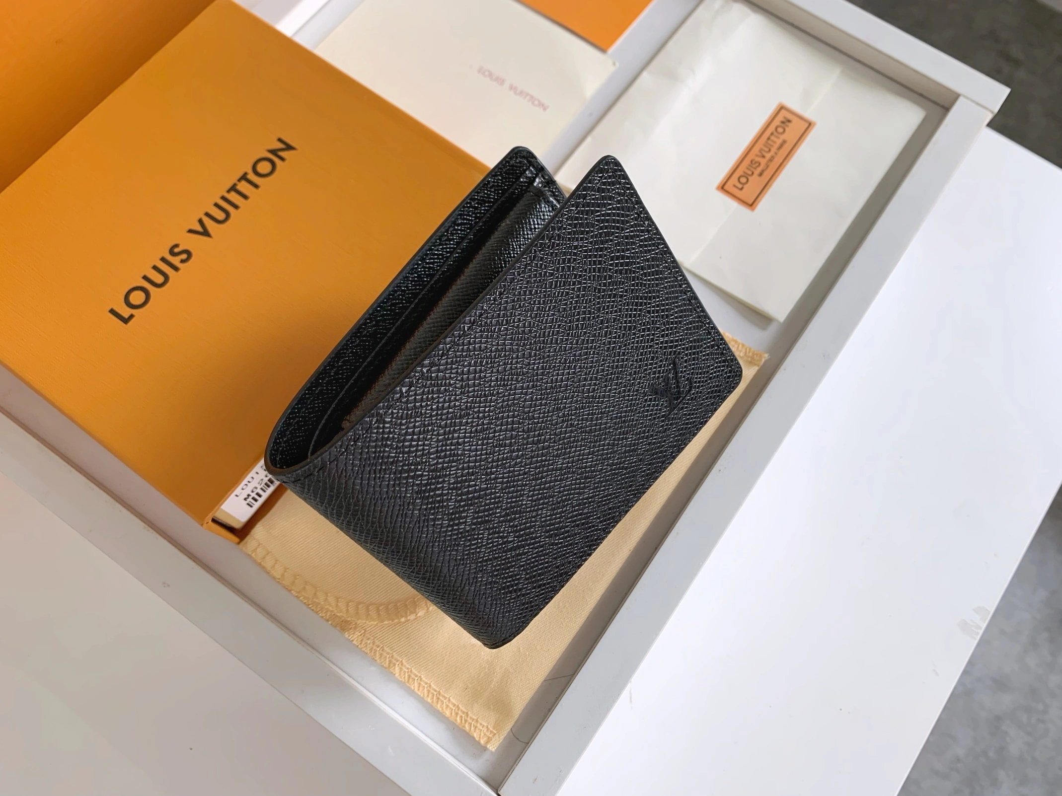 Stylish 7318 Louis Vuitton LV Wallets For Unisex - Image 3