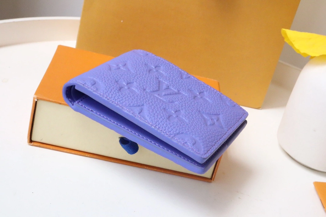 Stylish 7825 Louis Vuitton AAA Quality Wallets For Unisex - Image 3