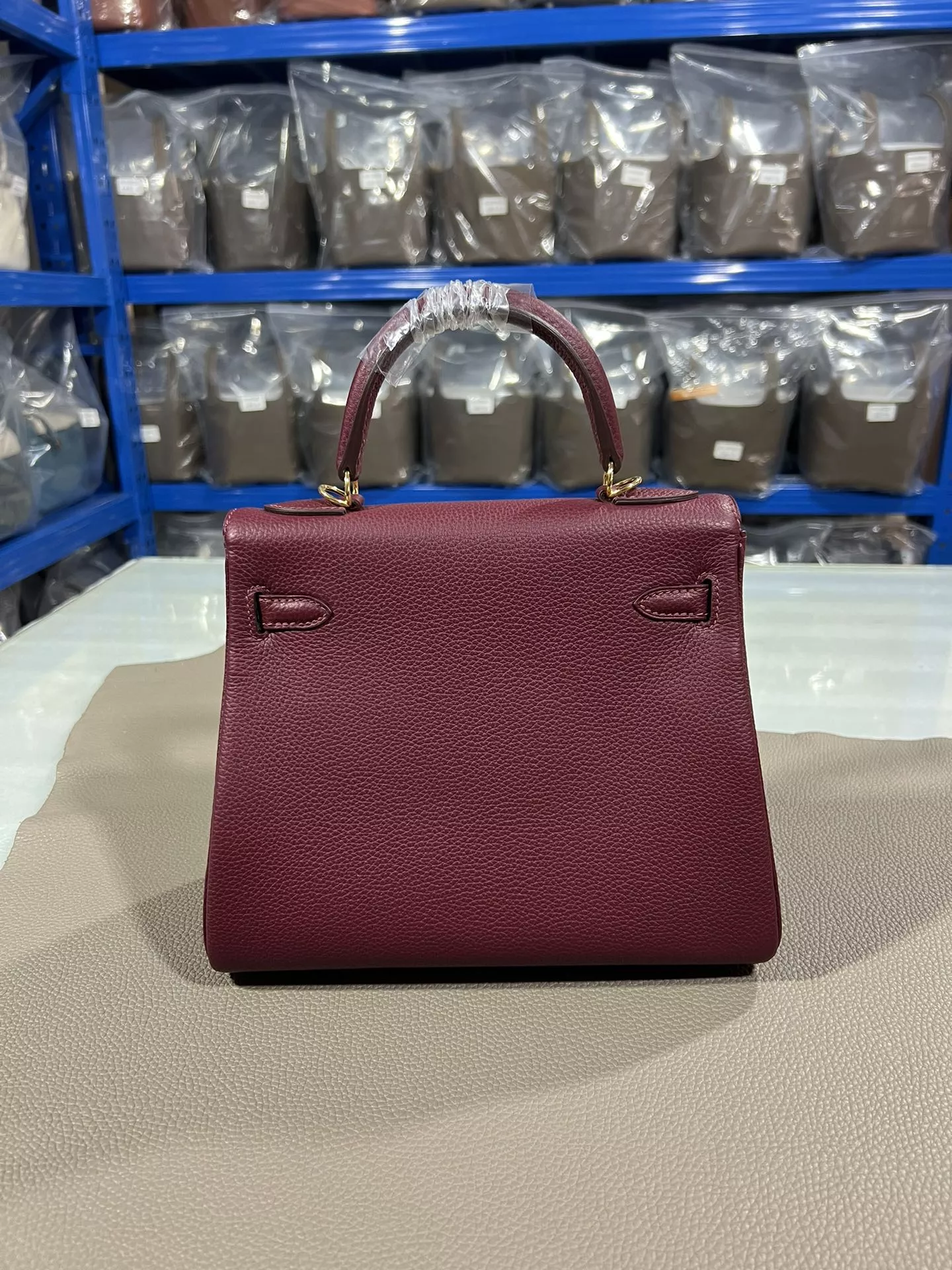 Stylish 8101 Hermes AAA Quality Handbags For Women - Image 3