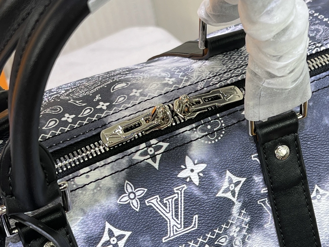Stylish 8928 Louis Vuitton Travel Bags - Image 3