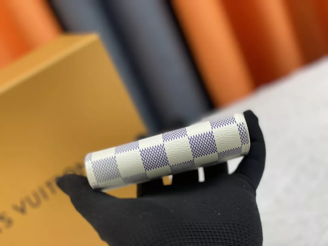 Stylish 9929 Louis Vuitton LV Card Case - Image 5