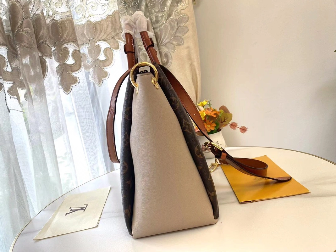 Timeless 4533 Louis Vuitton AAA Quality Handbags For Women - Image 4