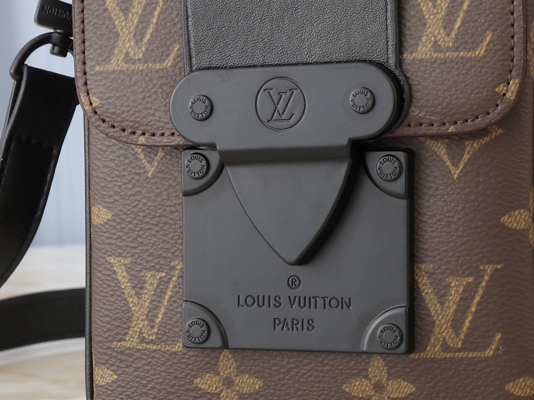 Timeless 5552 Louis Vuitton AAA Quality Messenger Bags For Unisex - Image 5