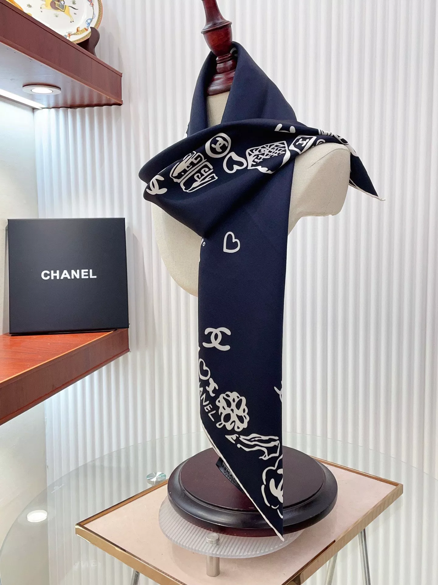 Timeless 6195 Chanel Silk Squares - Image 6