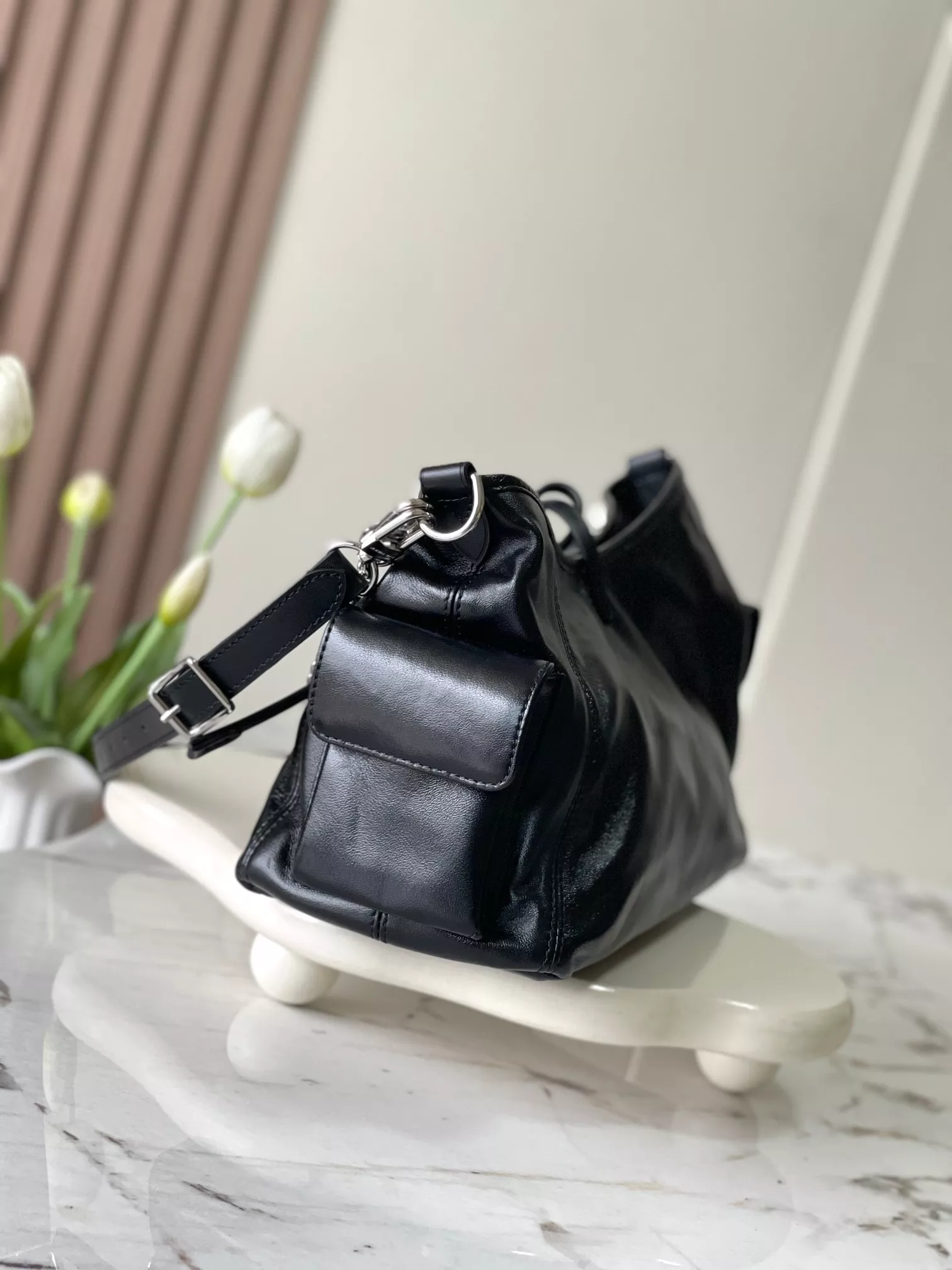 Trendsetting 3240 Louis Vuitton AAA Quality Messenger Bags For Women