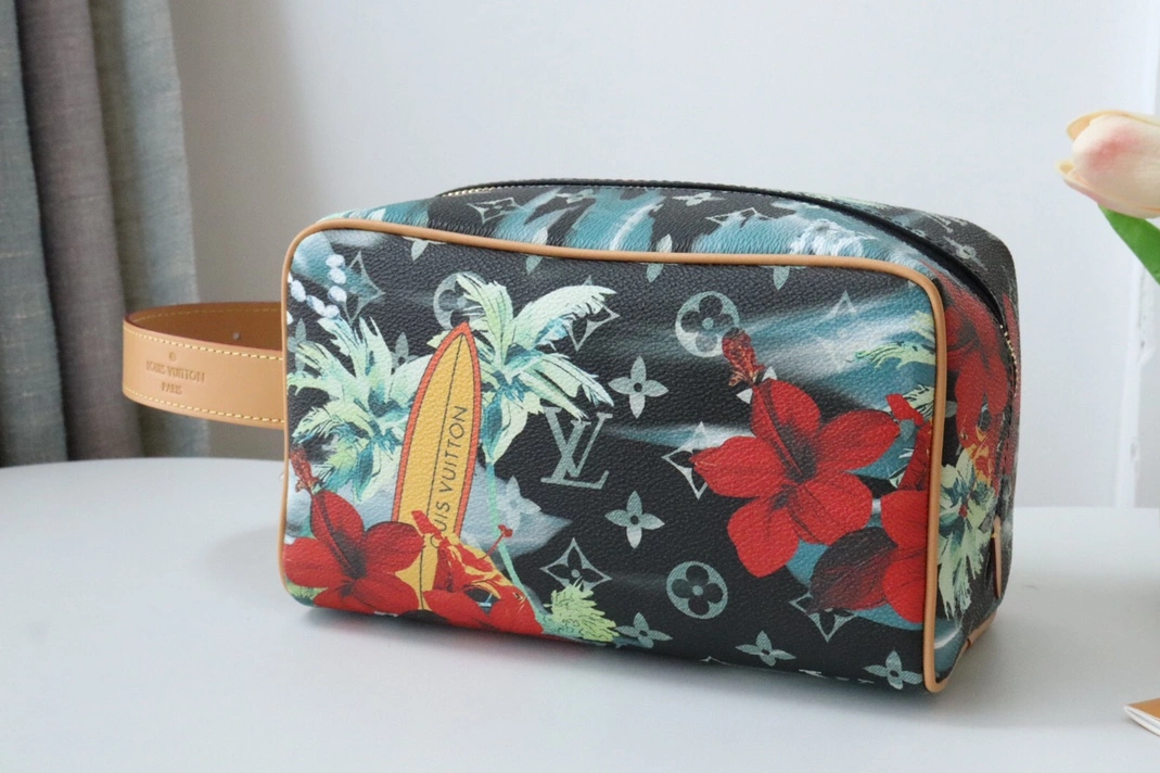 Trendsetting 3606 Louis Vuitton AAA Quality Handbags For Women