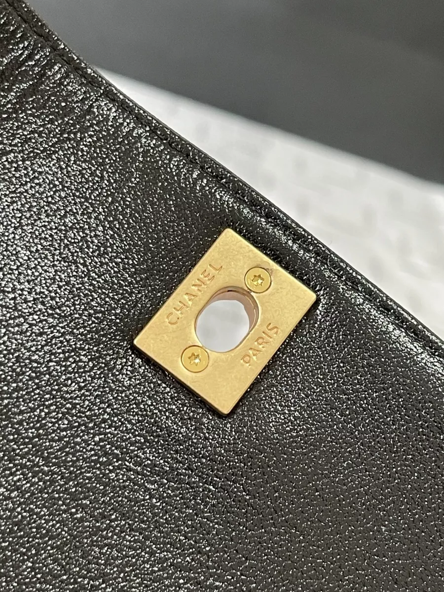 Trendsetting 7250 Chanel AAA Quality Messenger Bags For Women - Image 8