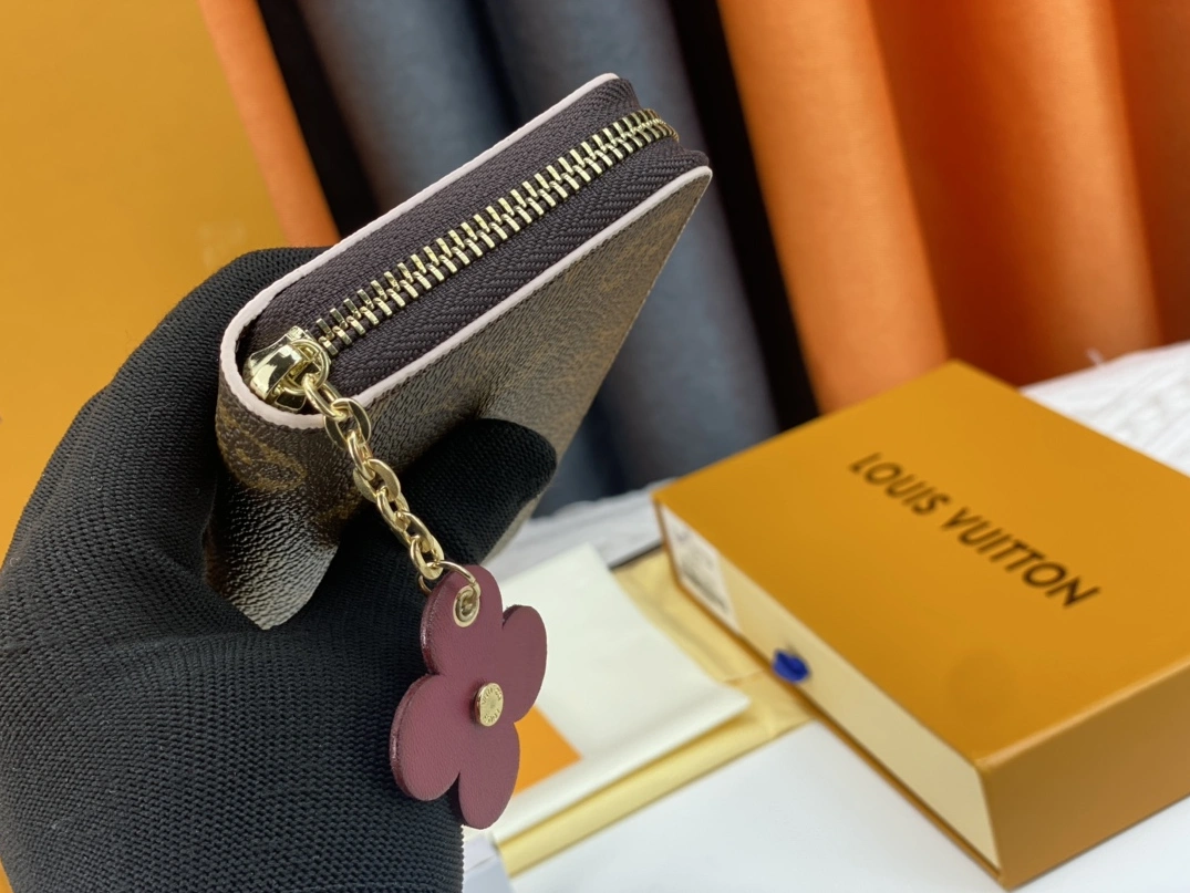 Trendy 148 Louis Vuitton LV Wallets - Image 5