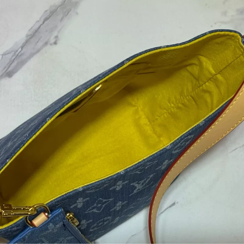 Unique 6499 Louis Vuitton AAA Quality Messenger Bags For Women - Image 8