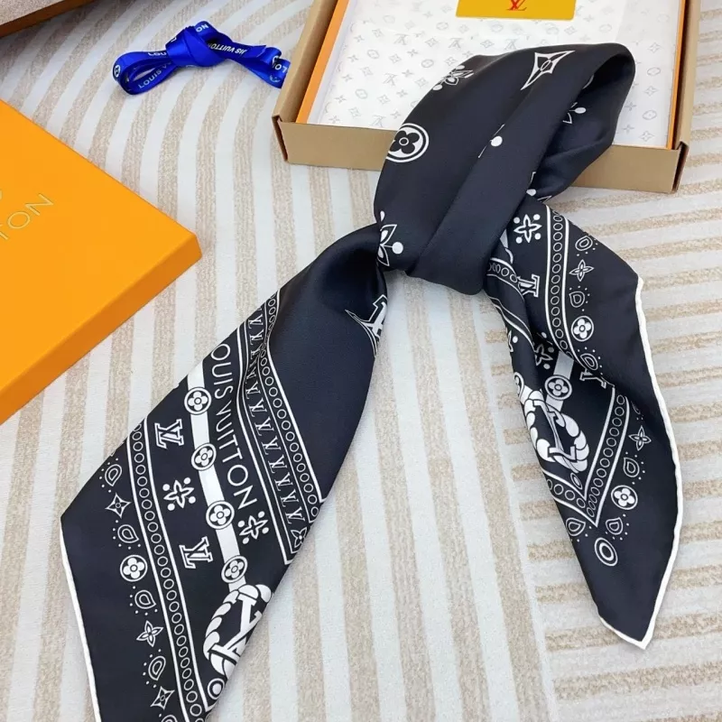 Unique 8497 Louis Vuitton Silk Squares - Image 3