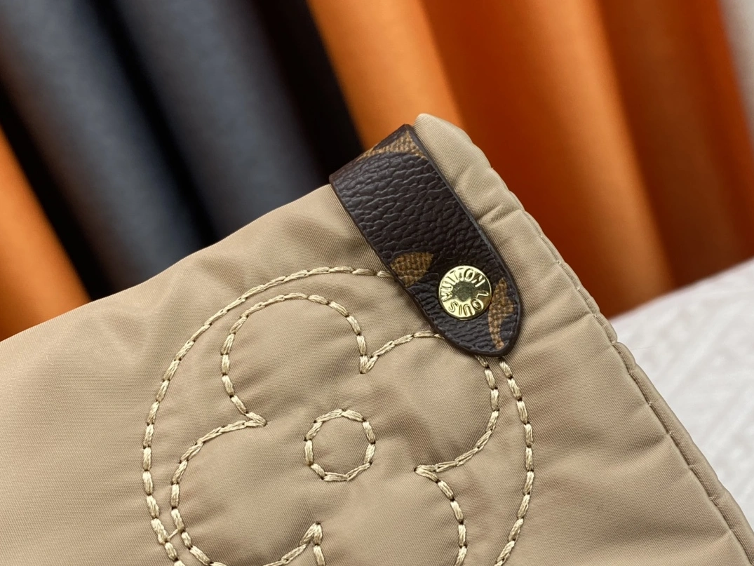 Unique 9261 Louis Vuitton AAA Quality Tote-Handbags For Women - Image 6