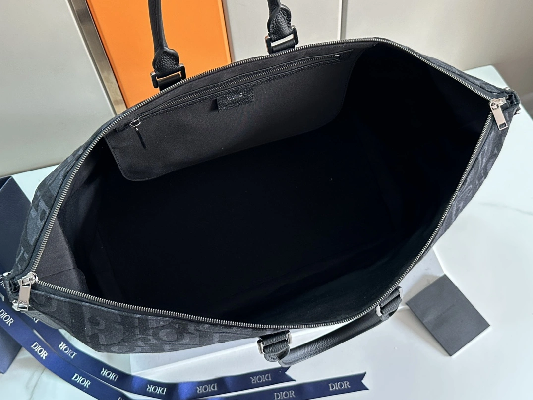UrbanStyle 1176 Christian Dior Travel Bags - Image 8