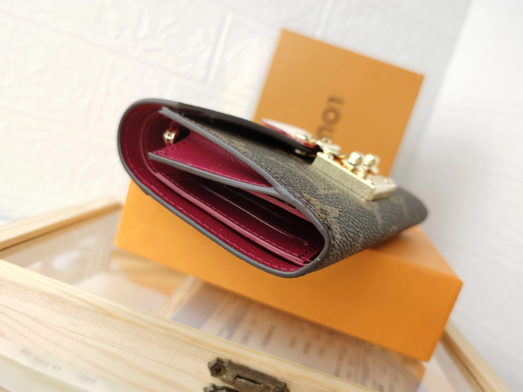 UrbanStyle 3044 Louis Vuitton LV Card Case For Women - Image 5