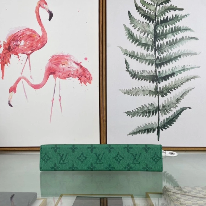 UrbanStyle 3221 Louis Vuitton AAA Quality Wallets For Unisex - Image 6