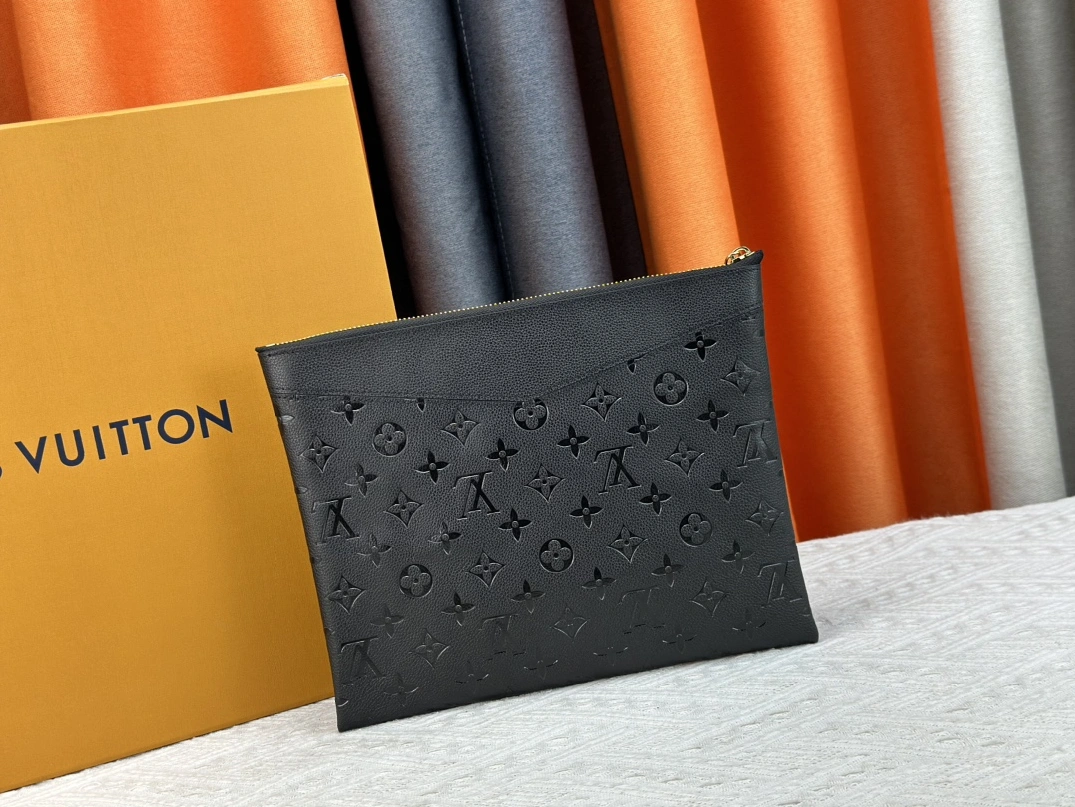 UrbanStyle 6437 Louis Vuitton LV Wallets For Unisex - Image 3