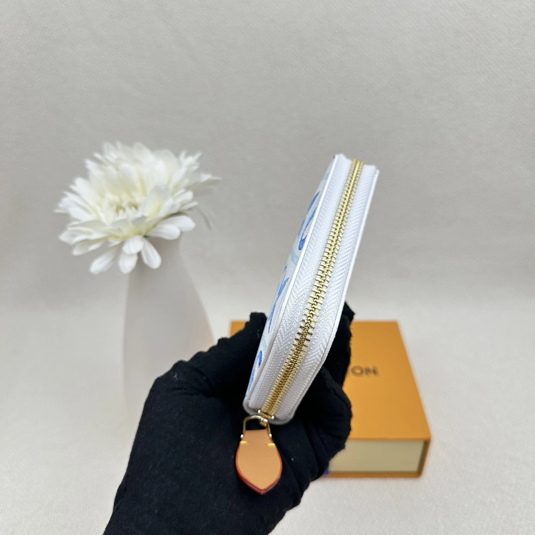 Versatile 5307 Louis Vuitton LV Wallets - Image 4