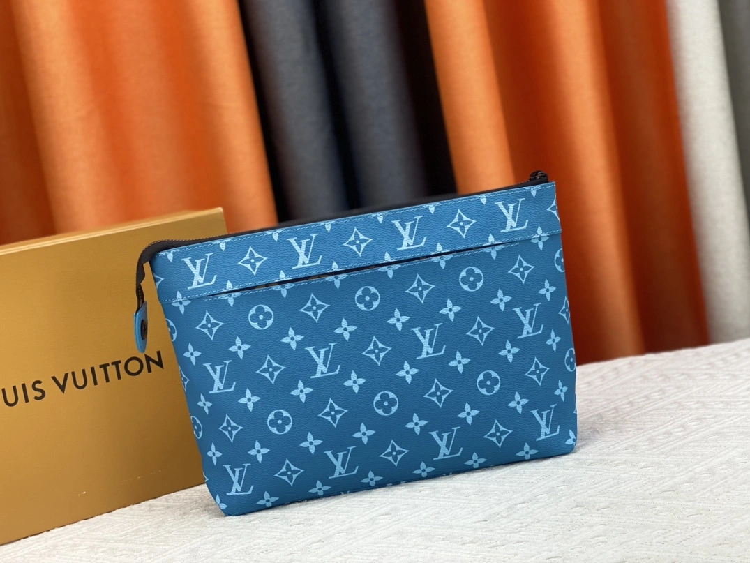 Versatile 8153 Louis Vuitton LV Wallets For Unisex - Image 4