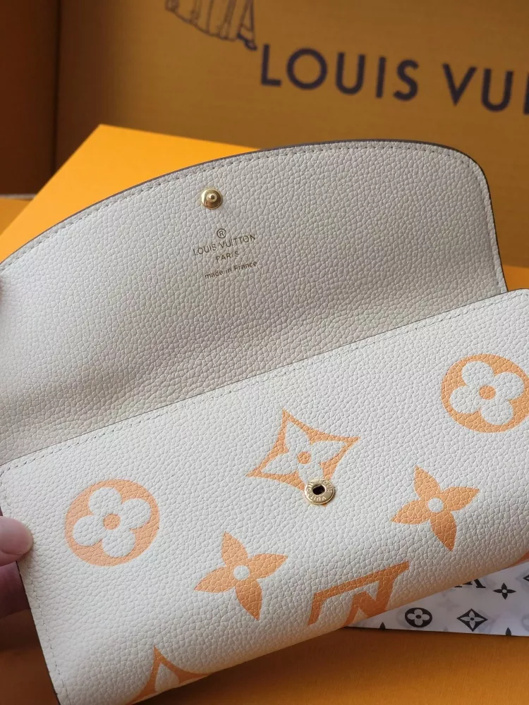 Vibrant 3044 Louis Vuitton AAA Quality Card Case - Image 6