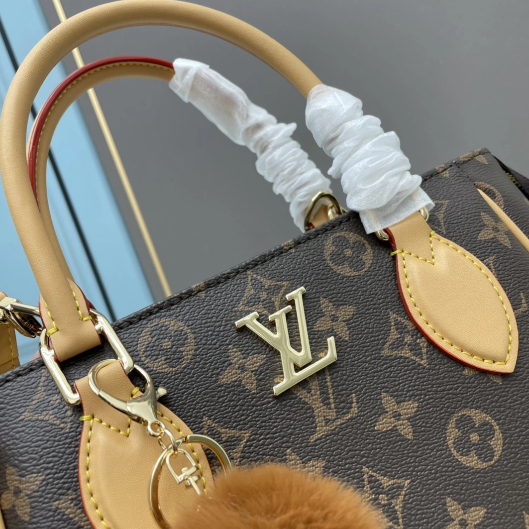 Vibrant 652 Louis Vuitton AAA Quality Handbags For Women - Image 5