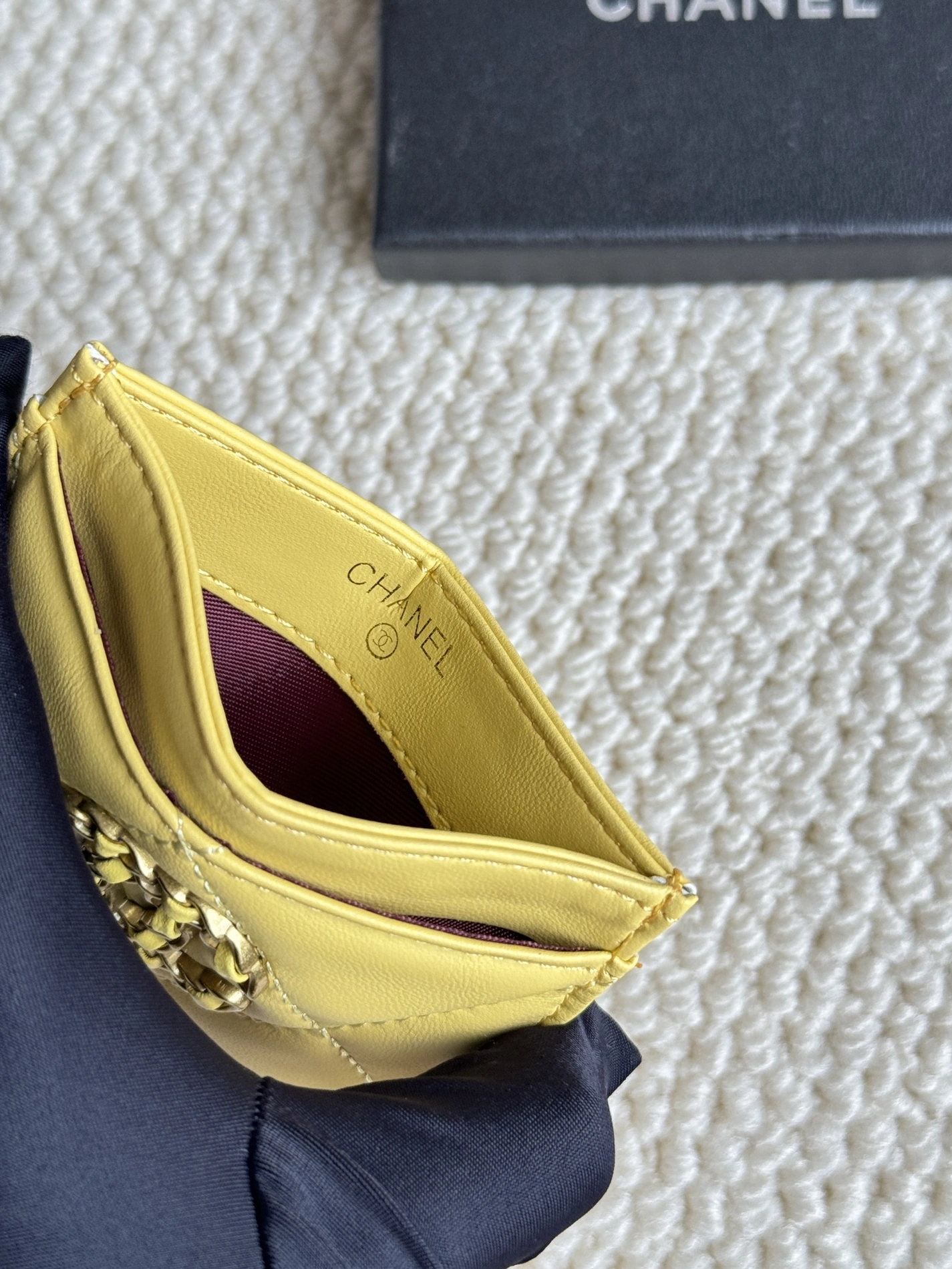 Vibrant 8890 Chanel Card Case - Image 5