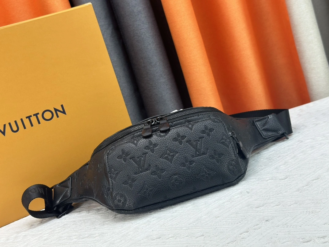 WellDesigned 2441 Louis Vuitton LV AAA Quality Belt Bags For Unisex - Image 4