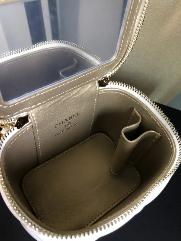 BestValue CHANEL SMALL VANITY WITH CHAIN 1258 - Image 10