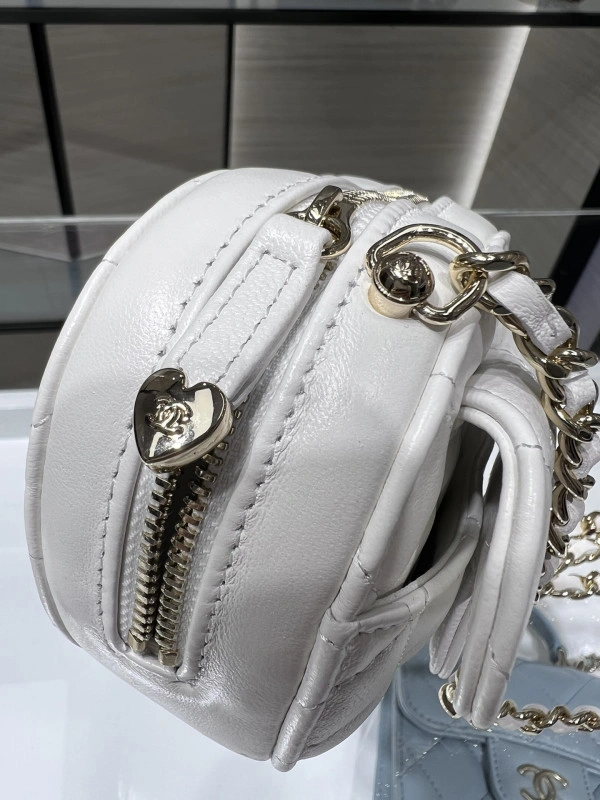 Comfortable CHANEL HEART CHANELUTCH WITH CHAIN 1775 - Image 8