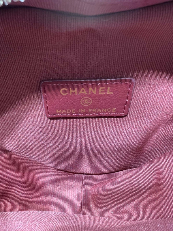 CHANEL HEART CHANELUTCH WITH CHAIN NewStyle 1785 - Image 3