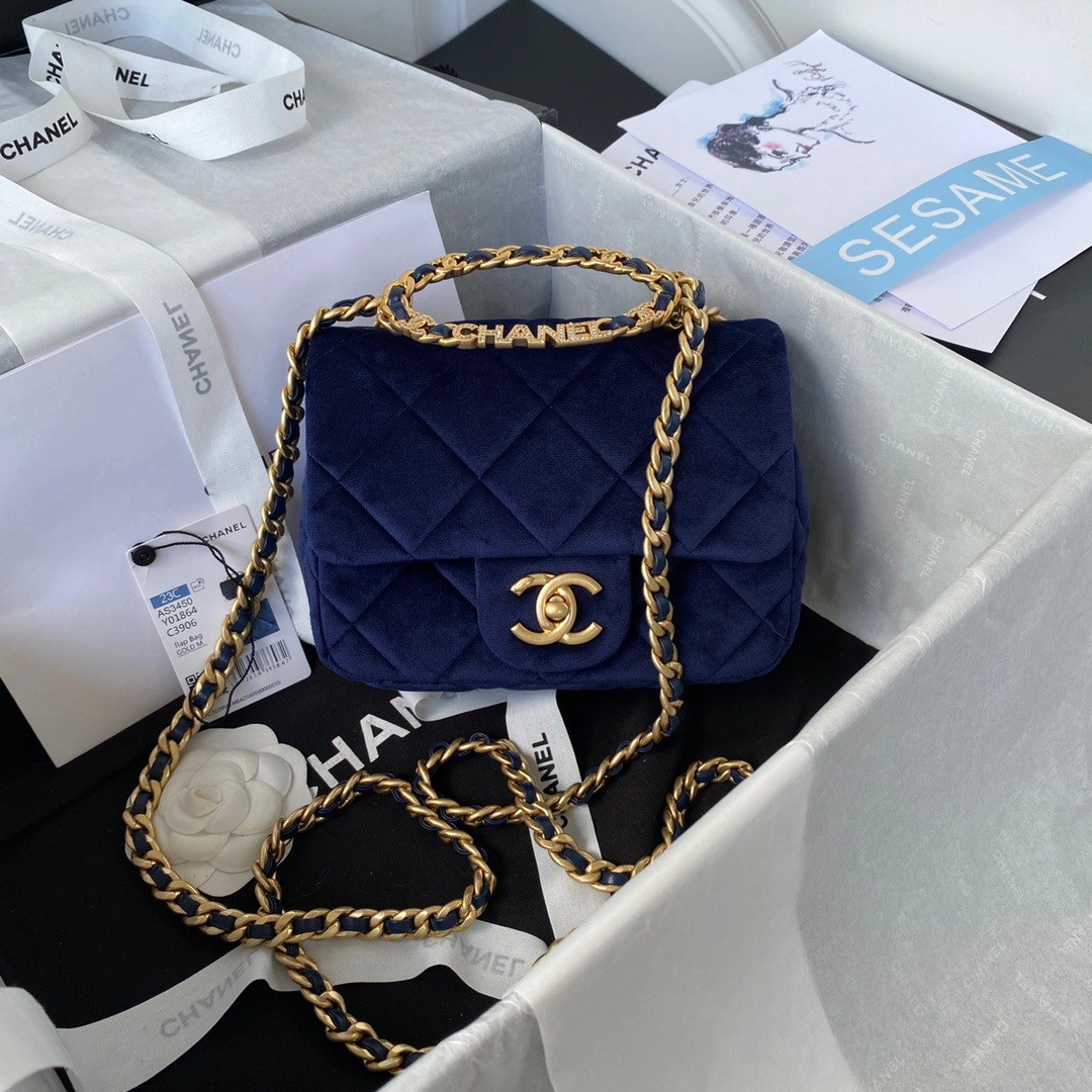 CHANEL FLAP BAG Popular 467