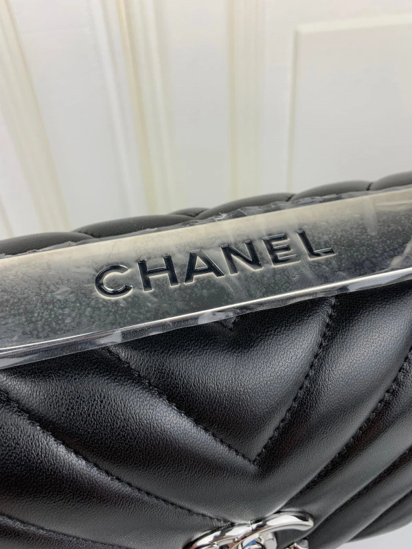 Fashionable CHANEL TRENDY BAG 1088 - Image 5