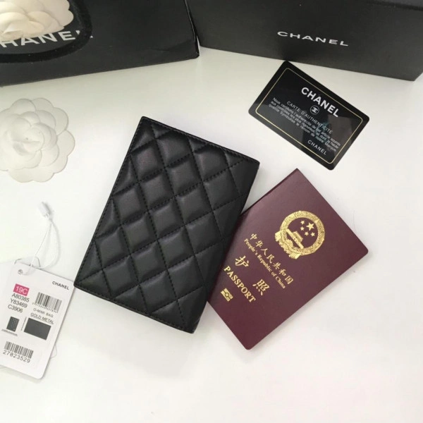 Fashionable CHANEL PASSPORT HOLDER 1819 - Image 3