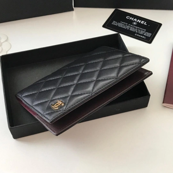Fashionable CHANEL PASSPORT HOLDER 1819 - Image 7