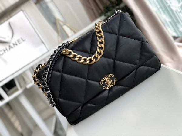 CHANEL 19 FLAP BAG StreetReady 103 - Image 7