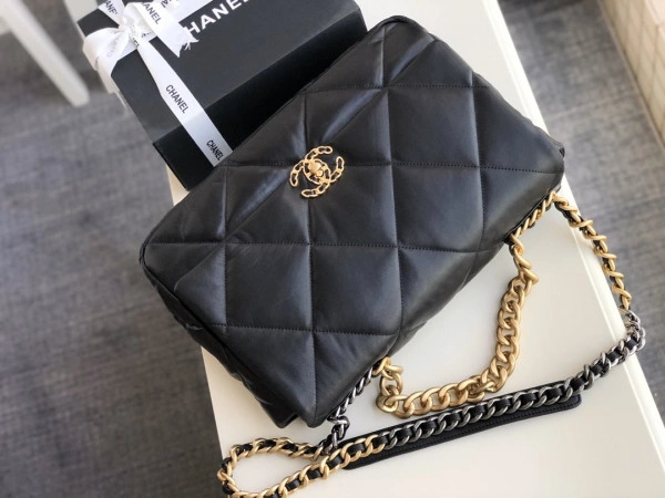 CHANEL 19 FLAP BAG StreetReady 103 - Image 9