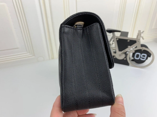 CHANEL FLAP BAG Comfortable 692 - Image 5