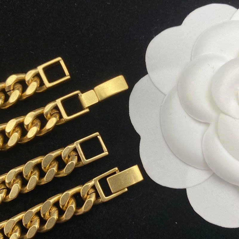 Dior 30 Montaigne Bracelet Metal, White Crystals With A White Resin Pearl Gold - Image 3