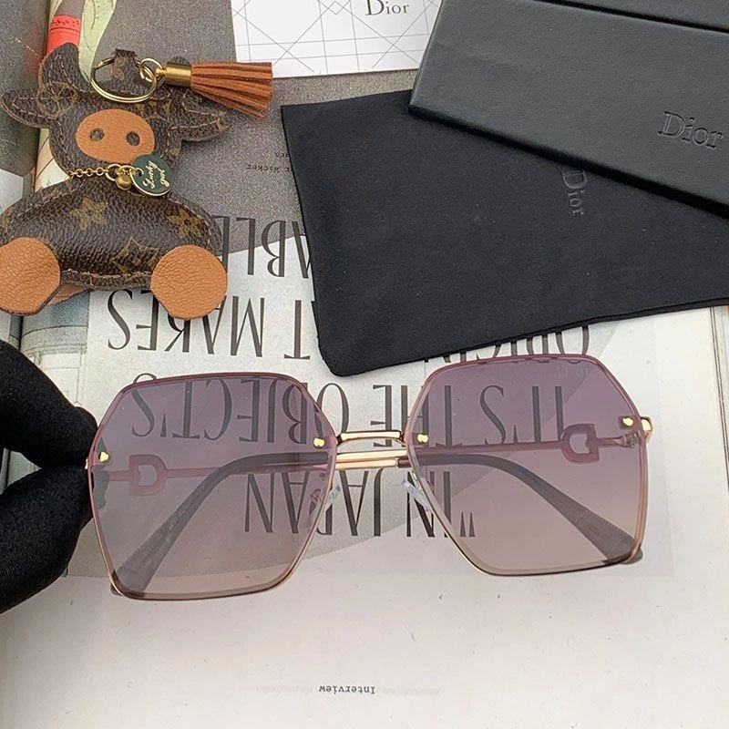 Dior CD3022 Rectangular Sunglasses - Image 3